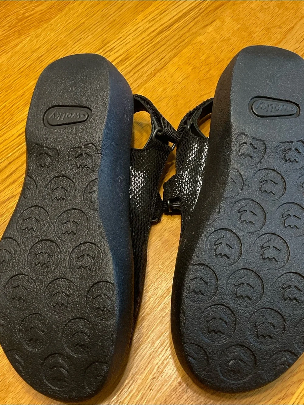 Wolky Jewel Sandal size 40/9US Black Testured Classic Comfort Adjustable Straps